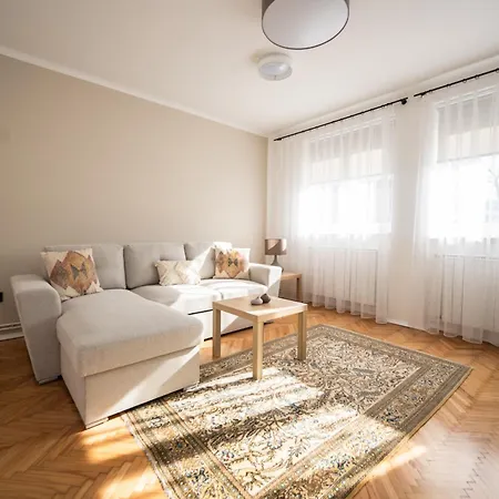 شقة Sunny 1bdr Near Center *