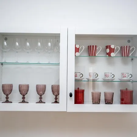 Sunny 1bdr Near Center