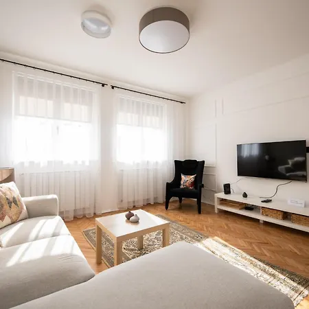 Sunny 1bdr Near Center סראייבו