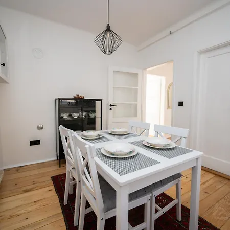 Sunny 1bdr Near Center سراييفو