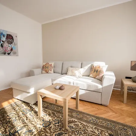 Sunny 1bdr Near Center * سراييفو