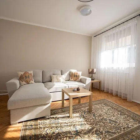 Sunny 1bdr Near Center * سراييفو