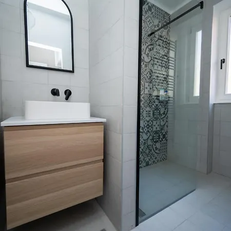 شقة Sunny 1bdr Near Center *